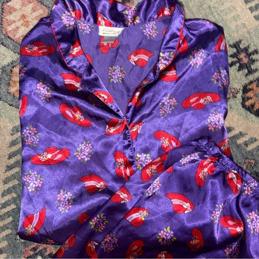 Kathryn 2 Piece Pajama Set Purple With Red Hats Size 2X Satin Shorts & SS Top - Picture 2 of 8